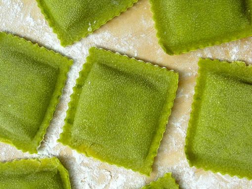 Ravioloni con ricotta e spinaci