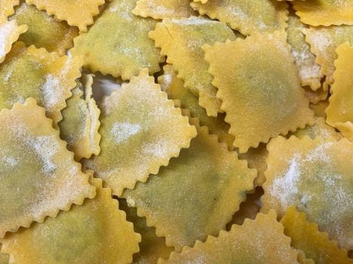 Ravioloni con ricotta ed erbette campagnole